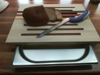 Brotschneidbrett, aus Ahorn, Räuchereiche, Padouk,...