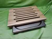 Brotschneidbrett aus Eiche mit Ahorn und Nussbaum mit...